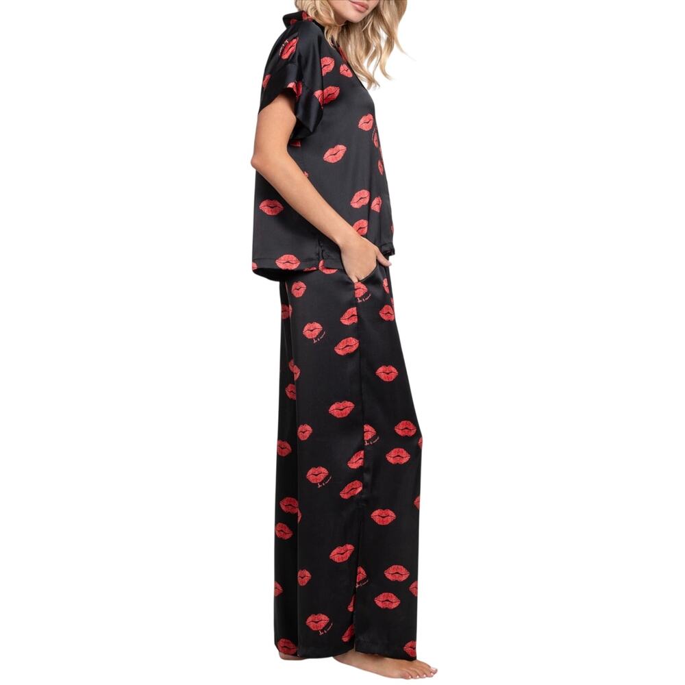 Midnight Bakery Kiss Print Satin Long Pajama Set, Black Red, Women's XL, NWT - Picture 11 of 11